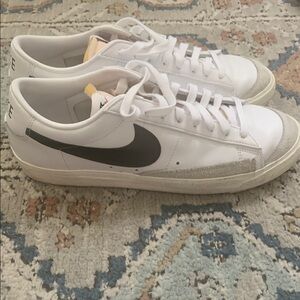 Nike Blazer low Men's White and Black Sneakers